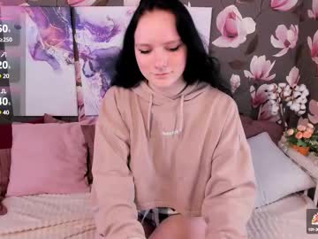 holly  ray