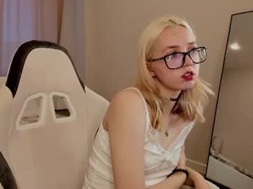 mollyy snow