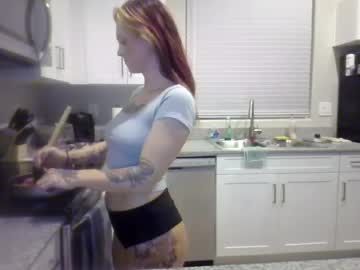 nikki kiss33