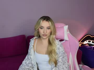 valeriesteele